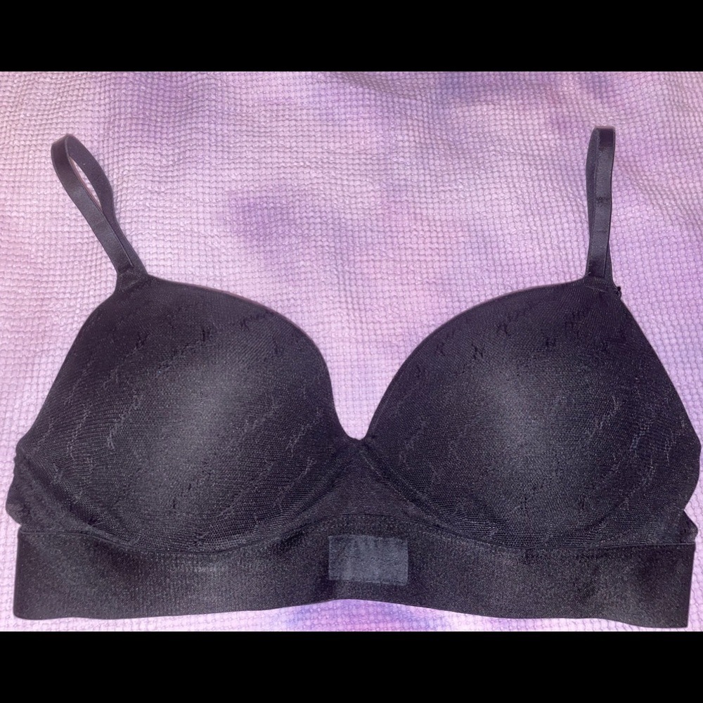 Wear Everywhere Wireless Push-up  Pure Black 34C bra